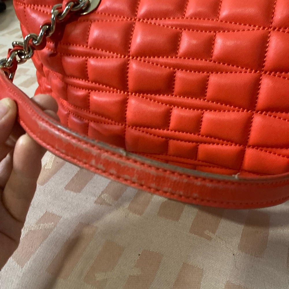 Kate Spade Ruby Red Orange chain Detail Bubble Quilted Leather hand Bag - Picture 7 of 17
